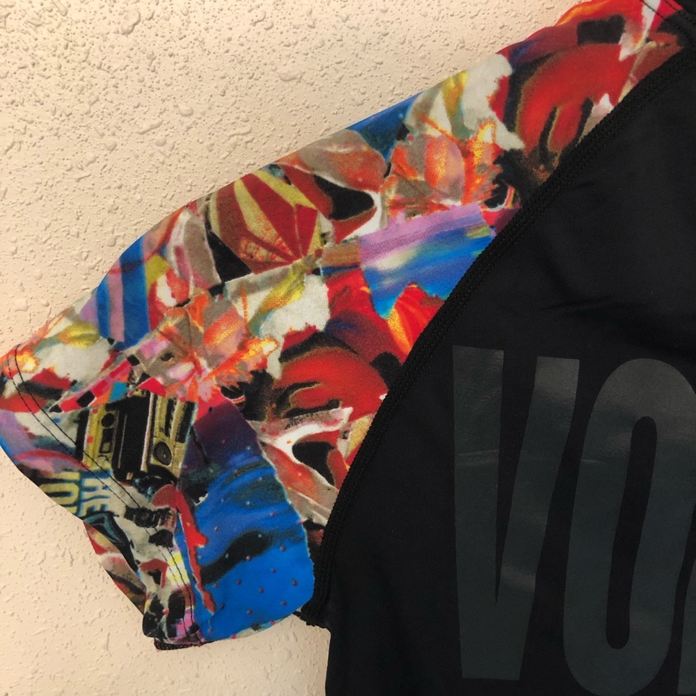 Volcom Rash Guard Short Sleeve - Picture 2 of 5